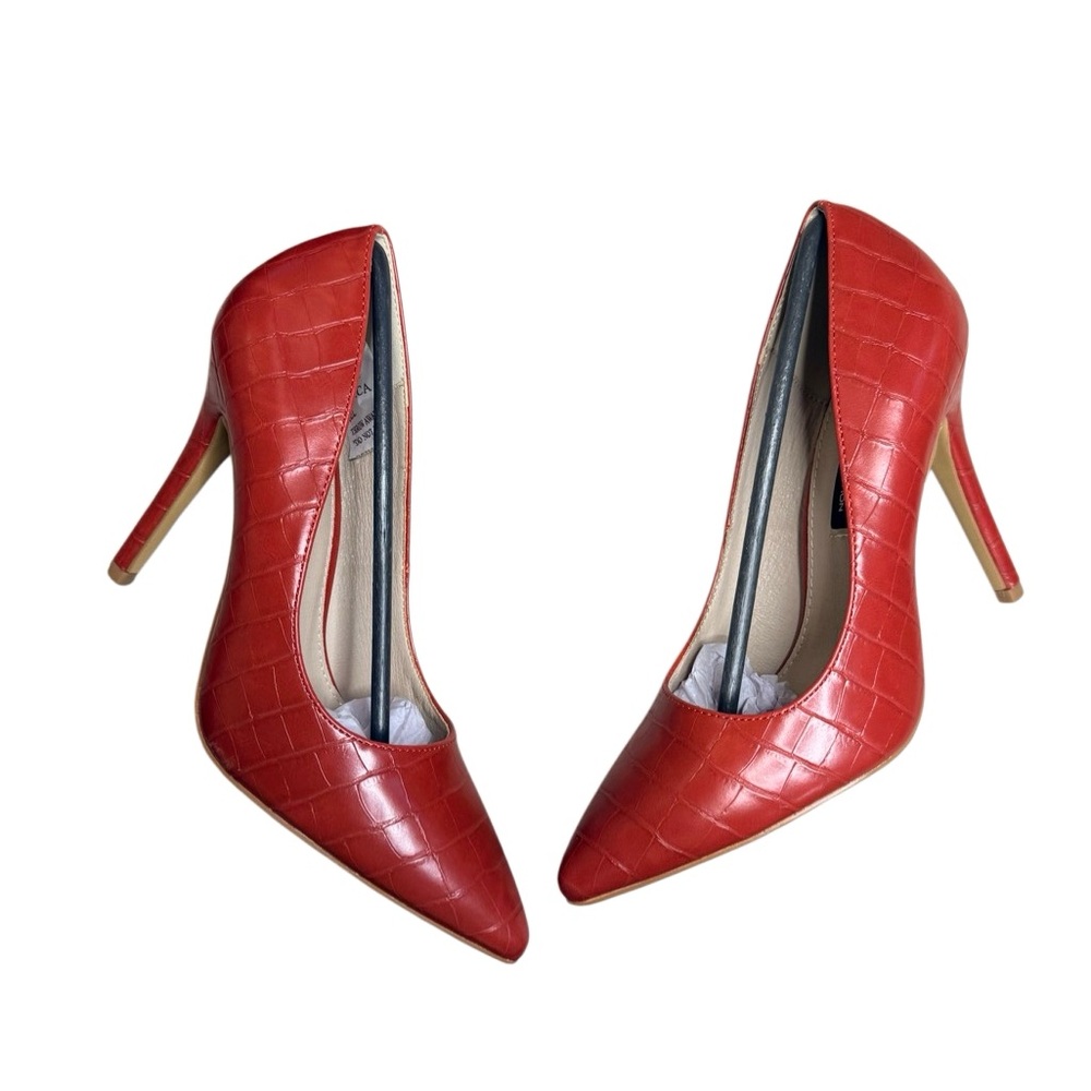 NWB French Connection Red Croc-Pattern Pumps Size 8 - Picture 2 of 7